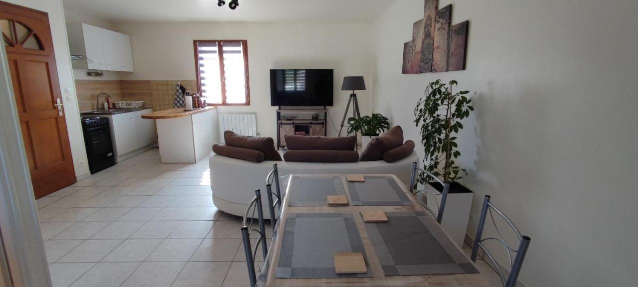 Au Pied Du Chateau 2 *